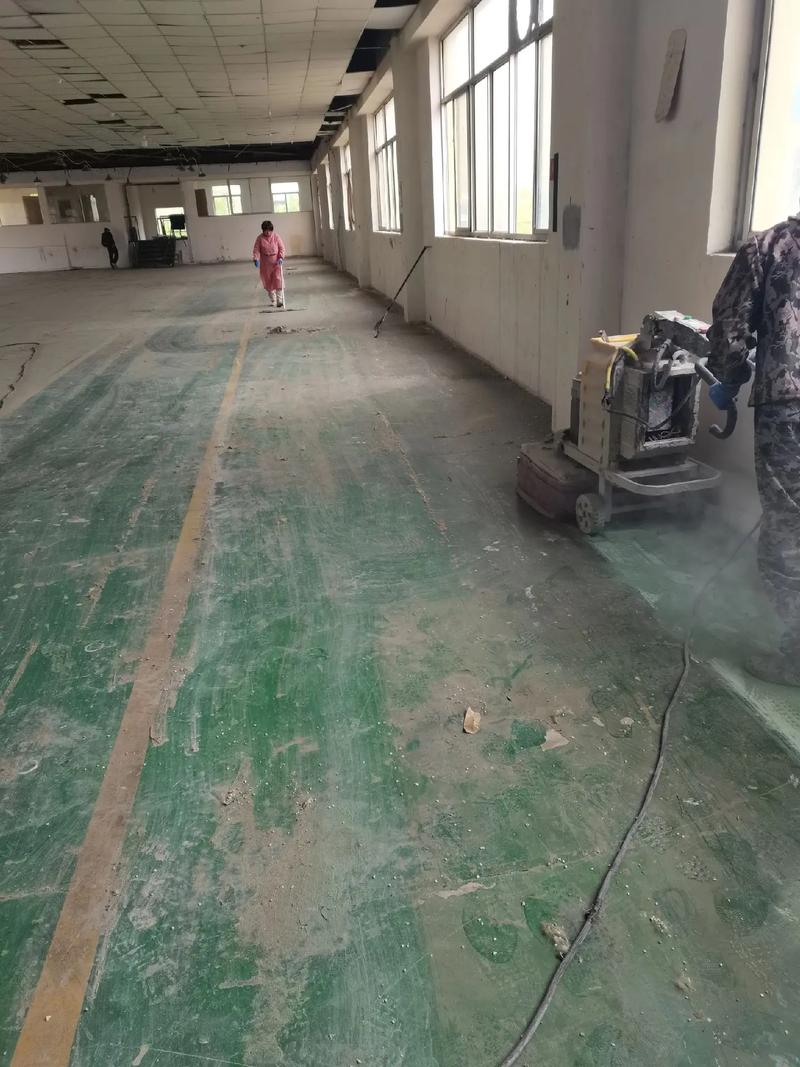 随着工业和商业的发展，地坪工程在各类建筑中的重要性日益凸显。选择一家合适的地坪工程公司对于保证工程质量至关重要。